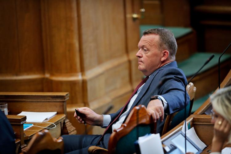 Statsminister Lars Løkke Rasmussen kommer med en opsang til skolerne i Københavns Kommune under afslutningsdebatten i folketinget. 