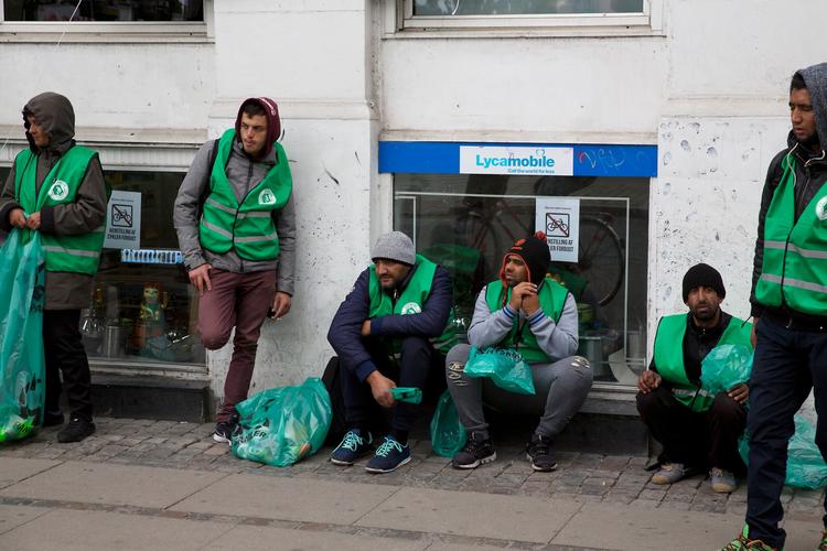 Officielle flaskesamlere på Nørrebro, da Distortion blev skudt i gang. 