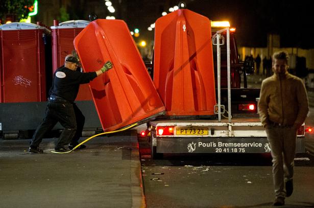Antallet af toiletter var blevet fordoblet i forhold til sidste år. Ialt 1200.  