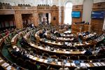 Et stort flertal i Folketinget stemte fredag ja til en afskaffelse af den omstridte blasfemiparagraf. 