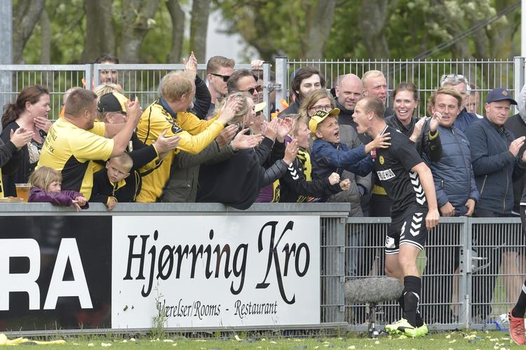 En dårlig aktion af Mikkel Jespersen gav Vendsyssel en chance og et stolpeskud tidligt i kampen, men højrebacken fik  revanche med et pragtfuldt venstrebensskud, der bragte AC Horsens på 1-1 og på kurs med oden vitale sejr. 