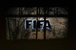 I en såkaldt standardkontrakt ville Fifa have DR til at skrive under på, at en dokumentar ikke måtte være kritisk, hvis den brugte arkivmateriale fra Fifa. 