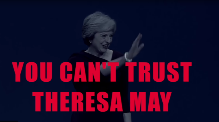 »Hun er en løgner, løgner. Du kan ikke stole på hende. Nej, nej, nej«, lyder det i omkvædet på sangen 'Liar Liar' af bandet 'Captain Ska'.  