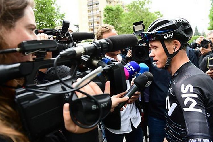 Overalt, hvor han kommer frem, er Chris Froome i centrum, men hidtil har han ikke kunnet fortælle om succes i Critérium du Dauphiné. Foto: ASO/A. Broadway. 