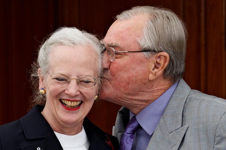 I morgen kan Dronning Magrethe og Prins Henrik fejre guldbryllup. Og i forbindelse hermed udgivelsen af en ny erindringsmønt – med et portræt af regentparret som motiv. Arkivfoto Jens Dresling