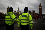 Politi patruljerer efter terrorangrebet i London for nylig, hvor den 17-årige gymnasieelev Abel Johannes Grage Jakobsen selv måtte løbe fra terroristerne. Nu reflekterer han over, hvem og hvad terrorismen er.  