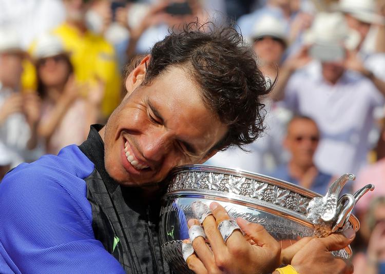 Rafael Nadal er i sit livs form på gruset, og søndag leverede han en magtdemonstration mod Stan Wawrinka på Philippe Chatrier-banen ved French Open. Den skabte glæde. 