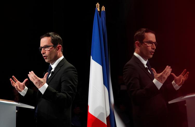 Benoit Hamon fik store øretæver ved det franske præsidentvalg, hvor han røg ud efter 1. runde. Men værre gik det næsten i søndags, da han ved 1. runde af parlamentsvalget blev sendt helt ud i mørket.
 