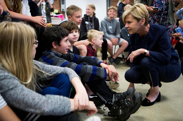 Kulturminister Mette Bock (LA) har blandt andet talt medier med 6. klasserne på fællesskolen Hammelev Sct. Severin i Haderslev. 