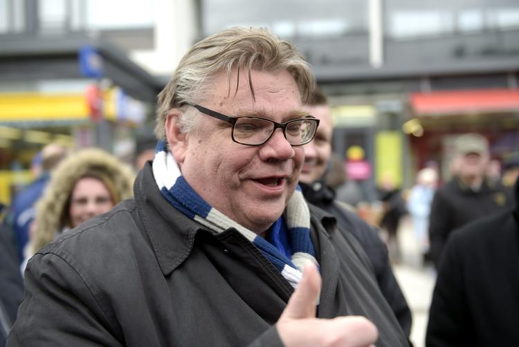 Udenrigsminister Timo Soini, som indtil for nylig var leder De Sande Finner, har dannet en ny gruppe i parlamentet.  