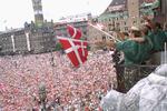 Er det stemning og interesse for det, lufter de jubilerende europamestre gerne pokalen på balkonen igen. 