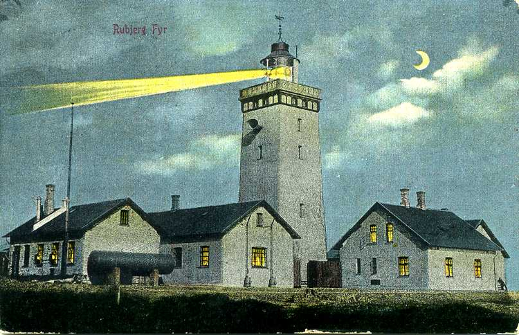 Rubjerg Knude Fyr - gammelt postkort fra dagene før sandet tog bygningerne. Nu er kun fyrtårnet tilbage. 