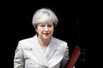 Theresa May gik til det netop overståede parlamentsvalg i Storbritannien med det mål at få et flertal til sit konservative parti, så hun ville så stærkere i forhandilngerne med EU. Det mislykkedes.  