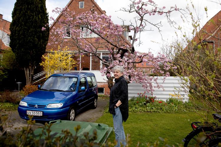 Elna Christoffersen og hendes mand købte huset i Vanløse i 1979. En køber vil kræve hjemfaldspligten til Københavns kommune indfriet, og det kommer nu til at koste 3,5 millioner i stedet for de 1,9 millioner, Elna Christoffersen havde kalkuleret med. 