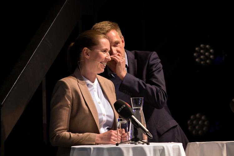 Socialdemokraternes formand, Mette Frederiksen, og Dansk Folkepartis ditto, Kristian Thulesen Dahl, fortsætter deres parløb i dansk politik.  