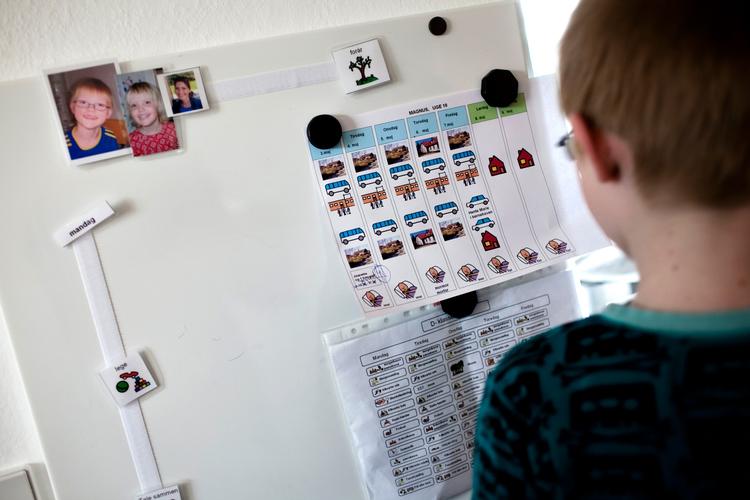 Fra 2010. Magnus har infantil autisme og deltog i 2010 i et internationalt forskningsforsøg omkring kost uden gluten og kasein til at hjælpe autistiske børn. 