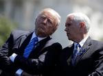 Donald Trump sammen sin vicepræsident, Mike Pence.  