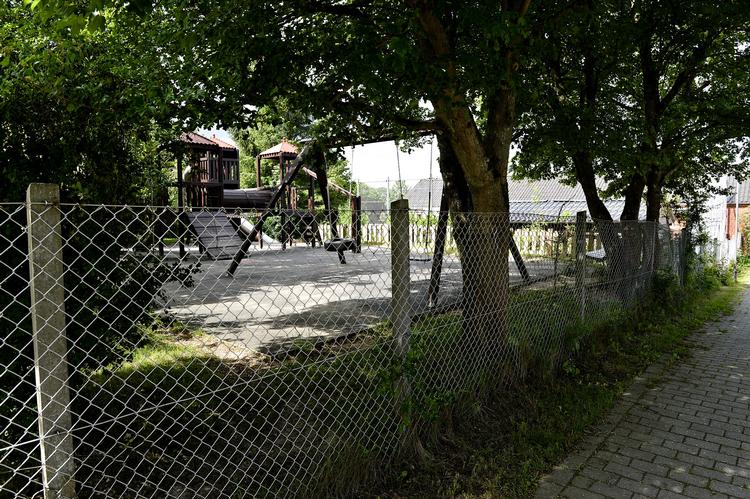 En fire-årig pige blev onsdag bortført her fra Børnehuset Snogebæksvej i Aahus. Pigen blev udsat for et seksuelt overgreb, og politiet har anholdt en 33-åriig mand i sagen.  