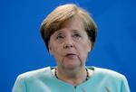 Angela Merkel har foretaget kovending om homo-ægteskaber, som hun nu vil haste igennem parlamentet på fredag. 