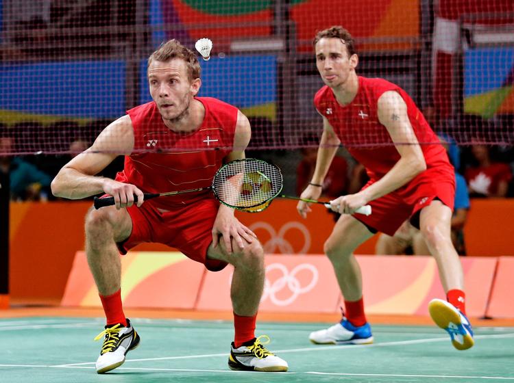 I april vandt Carsten Mogensen (tv.) og Mathias Boe finalen i Singepore, og nu er herredoublen, der i denne uge generobrede førstepladsen på verdensranglisten, i Indonesien i årets anden Super Series-finale. 