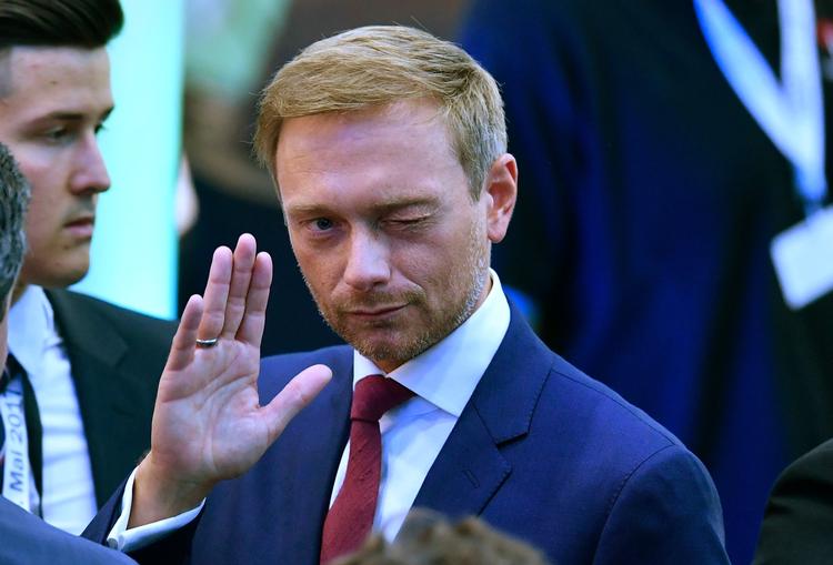 Christian Lindner fejrer valgsejren hjemme i Nordrhein-Westfalen, hvor han kommer fra. 