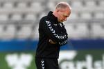 I to år har Niels Frederiksen stået i spidsen for U21-landsholdet, og hans periode kulminerer nu med EM i Polen, hvor mandskabet træner på et forfaldent stadion i Kraków med flot græs. 