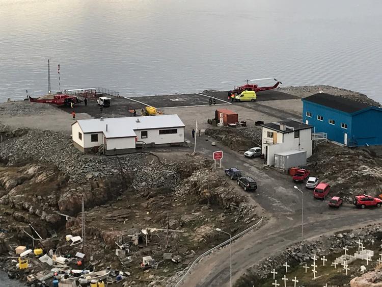 I alt 101 mennesker bor i Nuugaatsiaq, og i løbet af søndagen har myndighederne fået vished for, hvor samtlige opholder sig - bortset fra de fire, der savnes.  