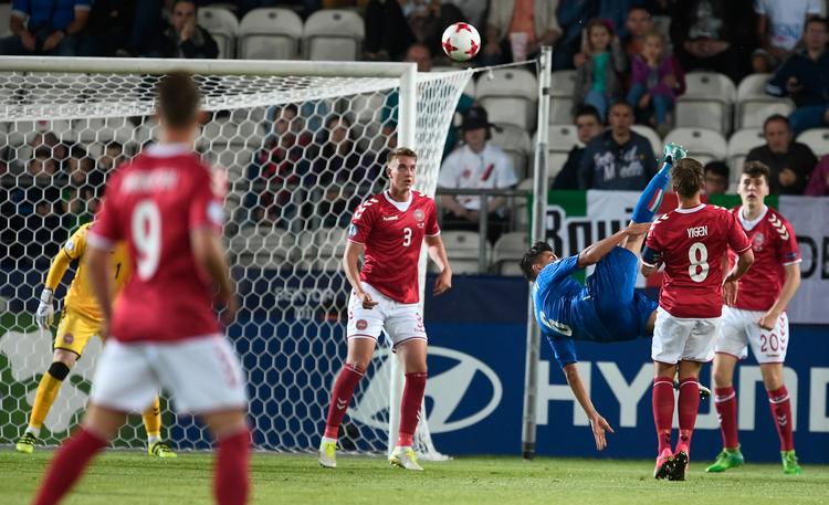 Fra sin position i angrebet kunne Marcus Ingvartsen se Lorenzo Pellegrini gøre det, FC Nordsjælland-angriberen ikke selv formåede: At score. 