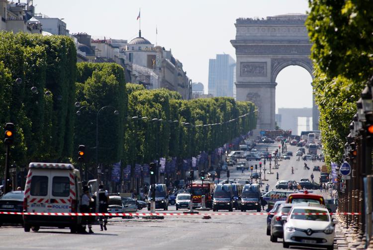 Frankrigs særlige antiterror-anklager har indledt en efterforskning af sagen. 