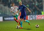 25. marts blev Bozhidar Kraev (tv.) skiftet ind og mødte blandt andre Davy Klaassen i VM-kampen mod Holland. Siden har de begge skiftet klub - til henholdsvis FC Midtjylland og Everton. 