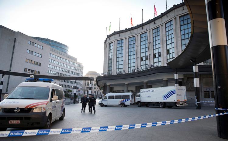 Tirsdag aften blev Bruxelles endnu engang ramt af et terrorangreb, da en mand delvist detonerede en bombe på banegården Gare Centrale. En ung dansk pige befandt sig blot 50 meter fra gerningsstedet, men oplevede, at situationen hurtigt var under kontrol.  
