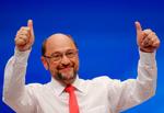 Martin Schulz vender tomlen op efter sin lange tale i Dortmund. Som en ægte fighter har han om ikke andet givet kampånd tilbage til partiet.) 
