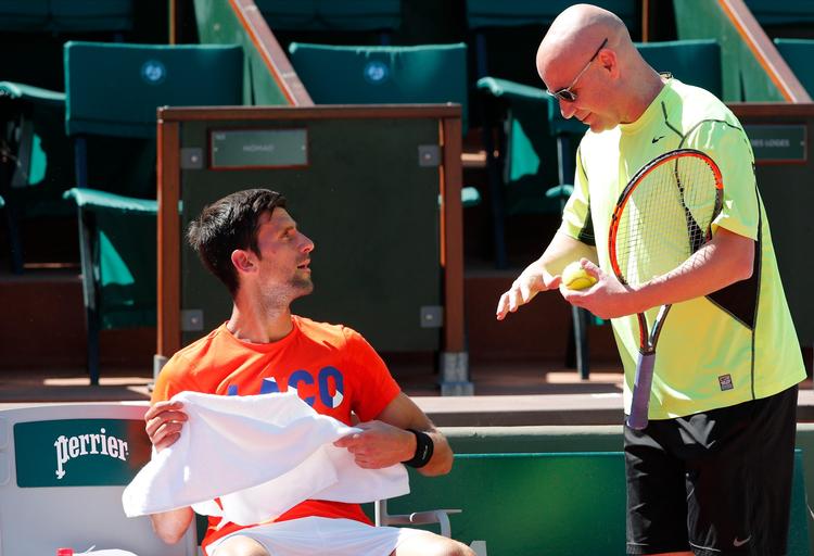 Andre Agassi i sin nye rolle som rådgiver for Novak Djokovic, der det seneste år har vist dalende niveau og trænger til ny inspiration. 
