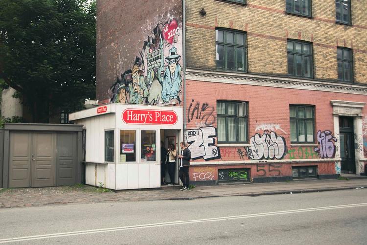 Harry's Place - den legenadriske pølsebiks i Nordvest - er blandt de nominerede til Københavnerkanon.  
