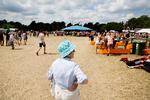 Selvom mange nok vil mene, at Roskilde Festival, først og fremmest, er for de unge, bliver man vel aldrig for gammel til at nyde et par koncerter på Roskilde. Arkivfoto: Thomas Borberg