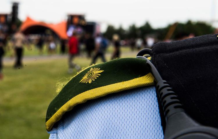 »Hovedindtrykket af hele festivalen er stadig, at det går forbavsende godt taget i betragtning af, at festivalen i antal svarer til en større by, som i høj grad er alkoholpåvirket«, siger politiet.  