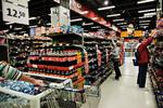 Tal fra Coops årsrapporter og Dansk Supermarkeds regnskaber viser, at supermarkedskæderne tjener færre penge år for år. Arkivfoto Peter Mydske