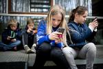 Børn og unge sammenligner sig selv med andre på sociale medier, hvilket gør dem mere stressede, angste og deprimerede. Arkivfoto: Nanna Navntoft