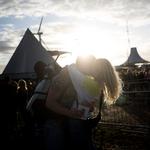 Camping, kærlighed og kys i campingområdet på Roskilde Festival.


   Nanna Navntoft/POLFOTO