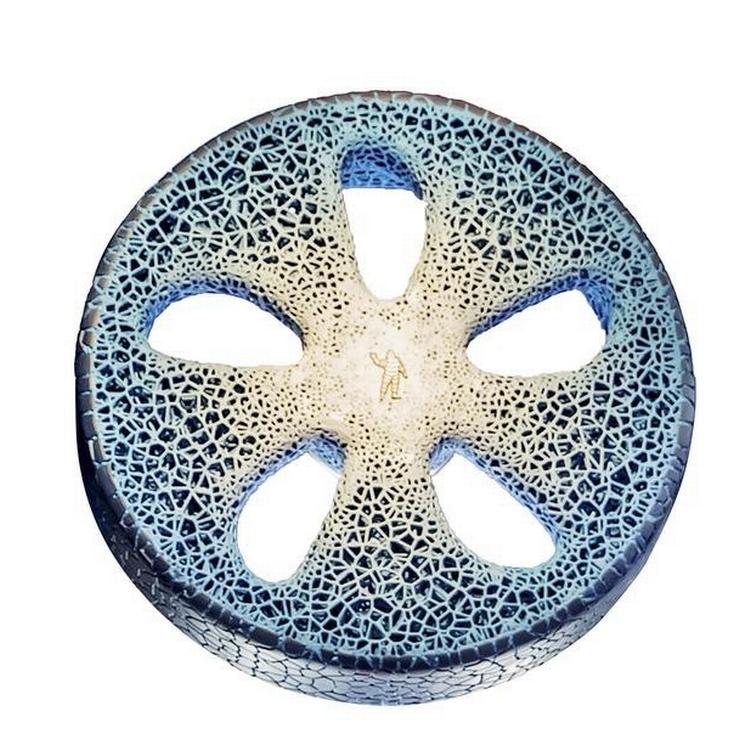 Michelins 3Dprintede dæk ventes først at være i handelen om 10 år. Det er spækket med sensorer, og så er det biologisk nedbrydeligt og indholder ikke luft. 