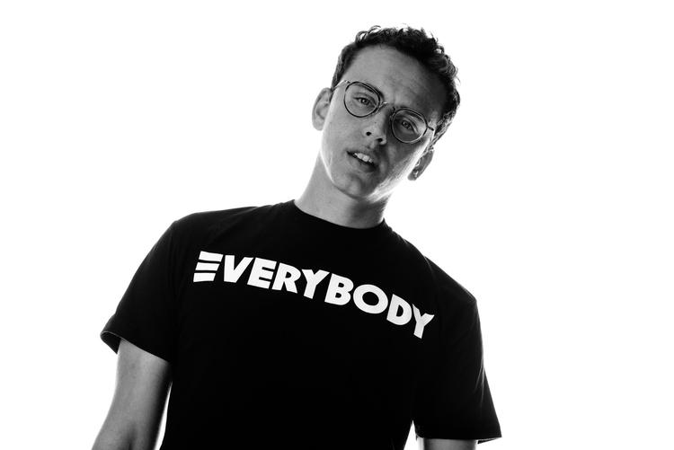 Logic udgav sit første mixtape som 20-årig i 2010, men slog først bredt igennem med debutalbummet 'Under Pressure' fra 2014, der blev udgivet på det legendariske amerikanske pladeselskab Def Jam Recordings. 