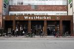 WestMarket har haft begyndervanskeligheder, siden de åbnede i begyndelsen af 2017. Men nu har de skiftet ud i ledelsen og fået et tocifret millionbeløb.  