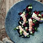 Kombinationen af hø og mynte giver hummerne en røget, parfumeret smag.  