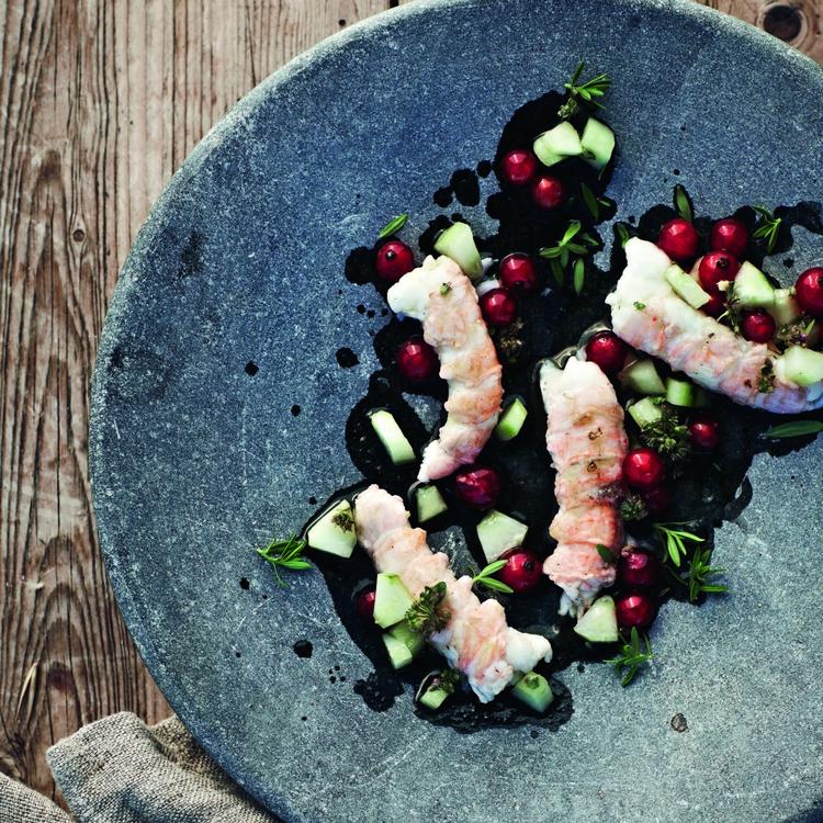 Kombinationen af hø og mynte giver hummerne en røget, parfumeret smag.  