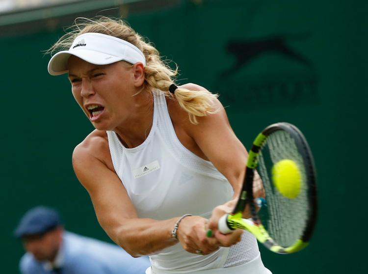 Caroline Wozniacki var igen godt spillende og er klar til 3. runde i Wimbledon. 