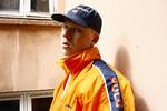 Emil Kruse har fået stor ros for sin udgivelse 'Slumromantiker'. 14. juli er han klar til at indtage scenen på Guldbergsgade og dele ud af sin poetiske storby-rap.  