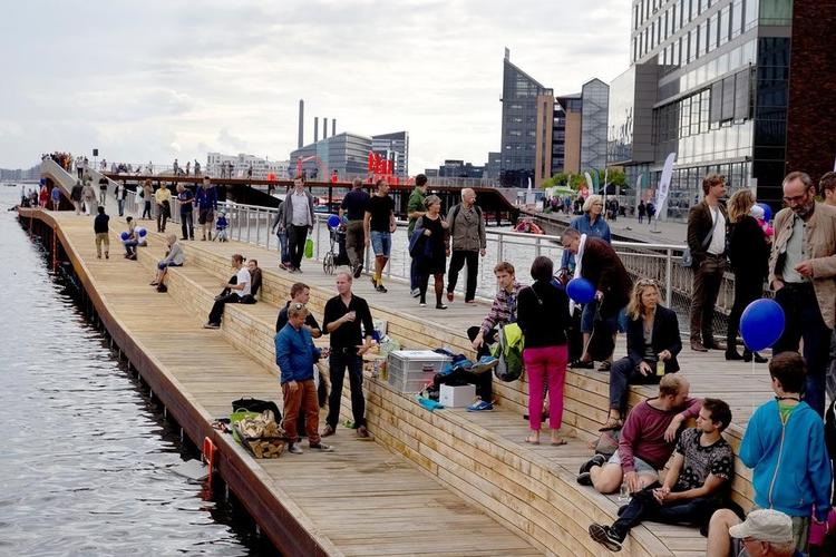 Ofelia Plads, Nyhavn og Københavns Havn og kanaler udforsker i den kommende tid koncerter på vand. Og der er massere at tage til.  
