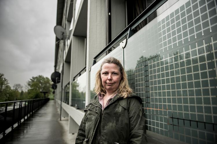 Anett Christiansen, der er afdelingsformand  boligområdet Toveshøj, håber at konflikten mellem den københavnske bande: 'Loyal To the Familia' og de andre bandegrupperinger, er stilnet hen for nu.  
   