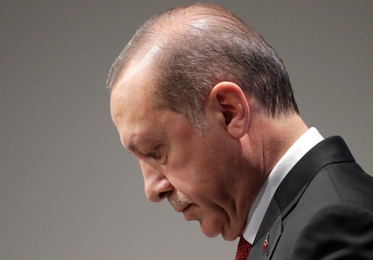 Tyrkiets præsident Recep Tayyip Erdogan truer nu med også at forlade Parisaftalen, lige  som Donald Trump har varslet.  