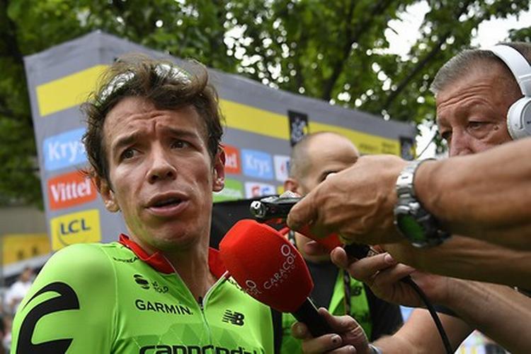 Rigoberto Uran kunne næsten ikke tro på, at han havde vundet. Foto: ASO/Bruno Bade. 
